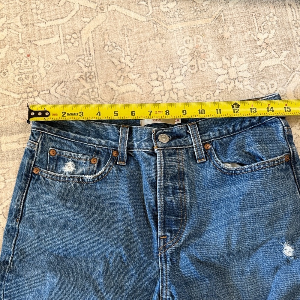 Levi's Blue Distressed Premium Ankle Jeans Women’s Size 28 - Picture 7 of 10